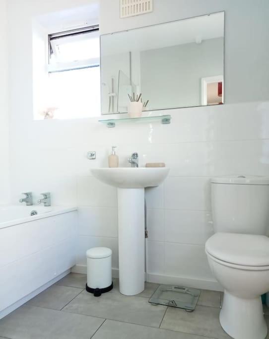 House With Free Parking And Large Garden Villa Wyke Regis Eksteriør billede